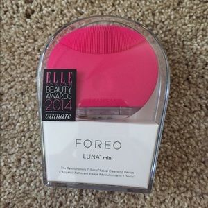 Brand New Foreo Luna Mini (Magenta)