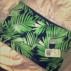Forever 21  black and green palm leaf skirt