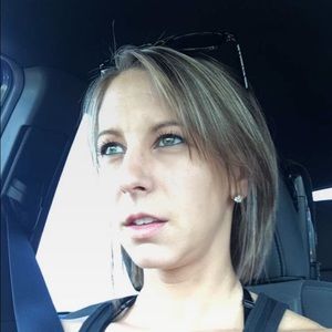 Meet your Posher, Renee