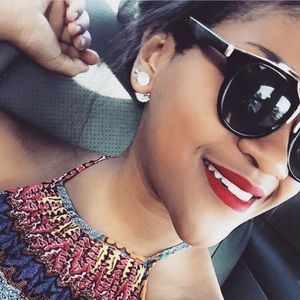 Meet your Posher, Ivory