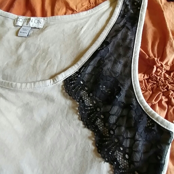 Modern Chic Top! - Picture 3 of 4