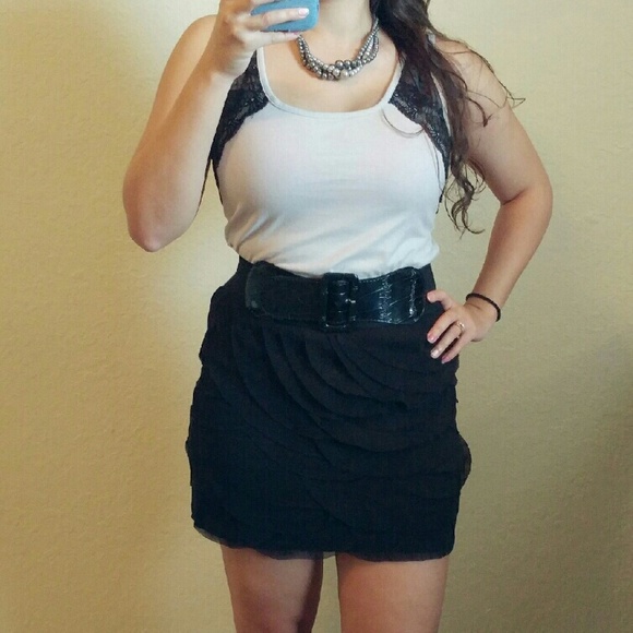 Modern Chic Top! - Picture 2 of 4