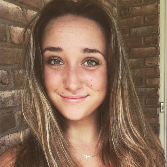 Meet your Posher, Madi