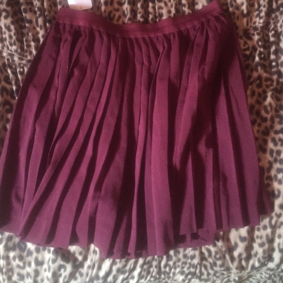 pleaded skirt