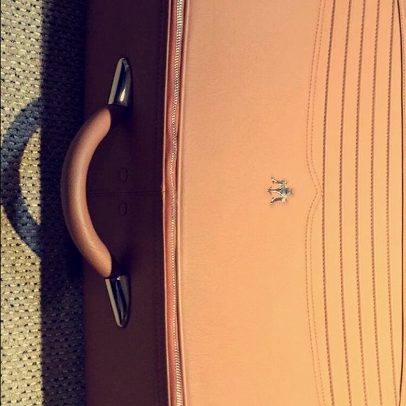 !!!HOST PICK!!! Maserati Quattroporte Luggage - Picture 2 of 8