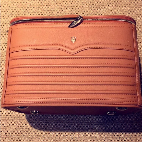 !!!HOST PICK!!! Maserati Quattroporte Luggage - Picture 4 of 8