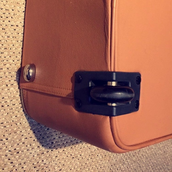 !!!HOST PICK!!! Maserati Quattroporte Luggage - Picture 7 of 8