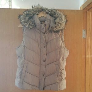 Gap puffer vest