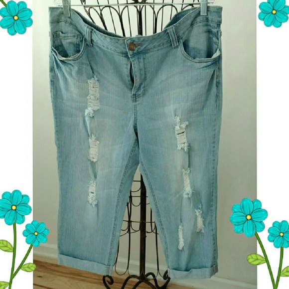 Distressed Denim Capris