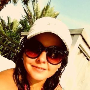 Meet your Posher, Raquel