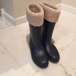 Fleece-lined rain boots