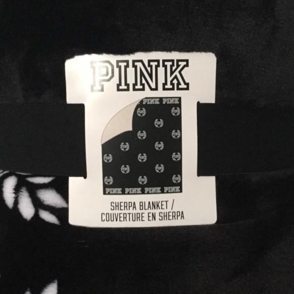 VS Pink Sherpa - Picture 2 of 4