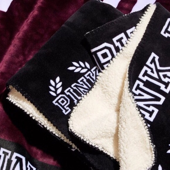 VS Pink Sherpa - Picture 4 of 4