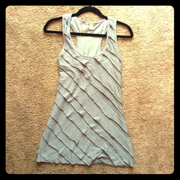 Adorable ruffled gray tunic/tank top
