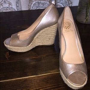 Vince Camuto wedge size 8