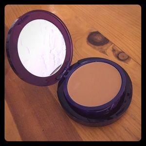 Hallucination- Cream to Powder Foundation