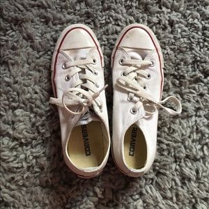 WHITE CONVERSE!