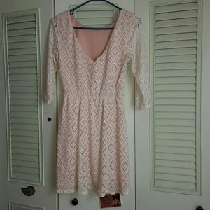 Lace mini with a nude undertone