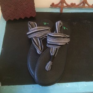 Sanuk, Black, yoga mat sandals, size 11