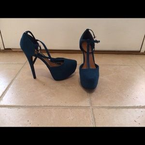 Turquoise pumps size 8
