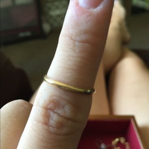 🎈NEW! Gently used gold ring