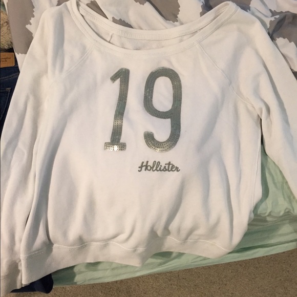 hollister long sleeve top