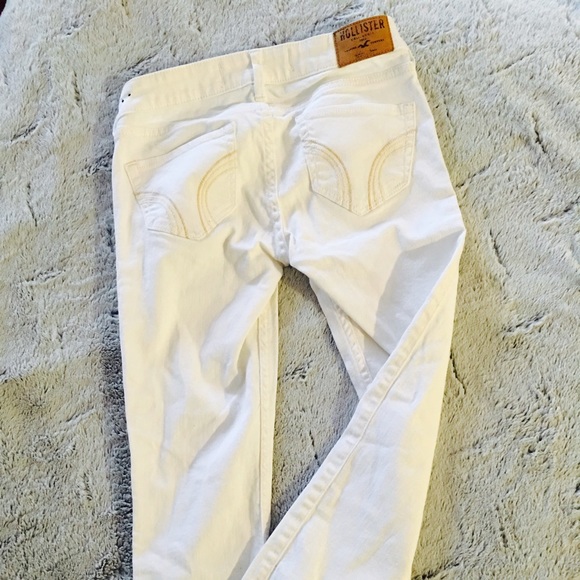 White skinny jeans
