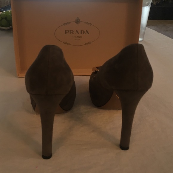 Prada pumps - Picture 4 of 6