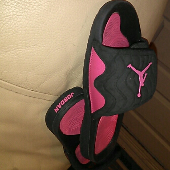 Slippers - Picture 1 of 4