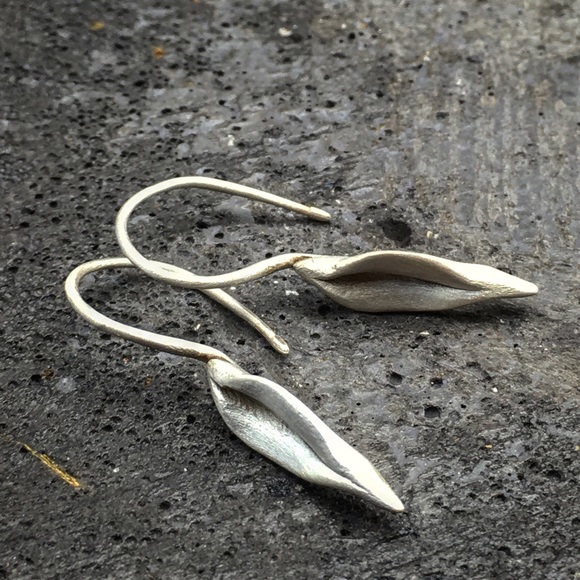 Matana Silver leaf earrings earrings - Picture 2 of 6