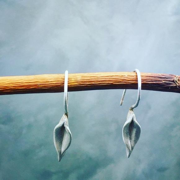 Matana Silver leaf earrings earrings - Picture 4 of 6