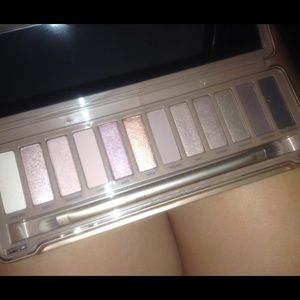 Meet your Posher, Ella