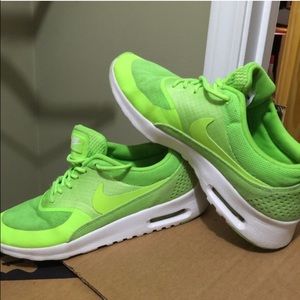 🎉CLOSET CLEAROUT🎉Nike Air Max Thea
