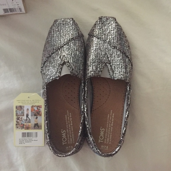 Toms Silver Sparkle Classic Slip Ons Shoes - Picture 3 of 4