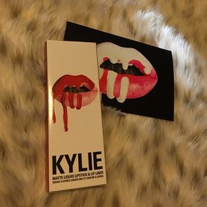 Kylie Cosmetics Lipkit 22