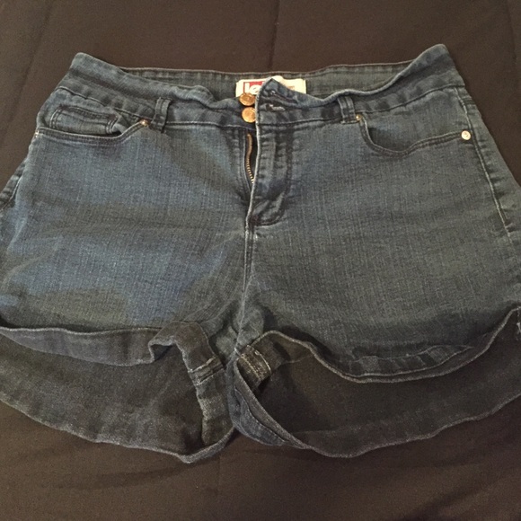 High Waist shorts - Picture 1 of 2