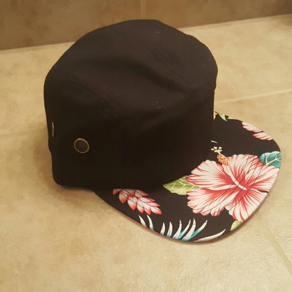 An Aldo hat