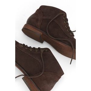 BDG lace up leather ankle boots