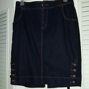 New without tag dark denim skirt