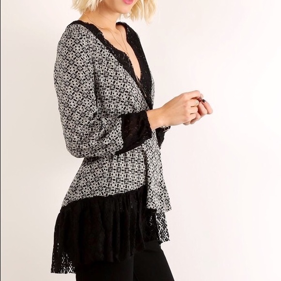 Lace Mix Overlap Tunic Top - Picture 2 of 4