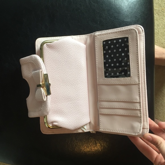Wallet - Picture 2 of 4