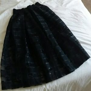 F21 black skirt
