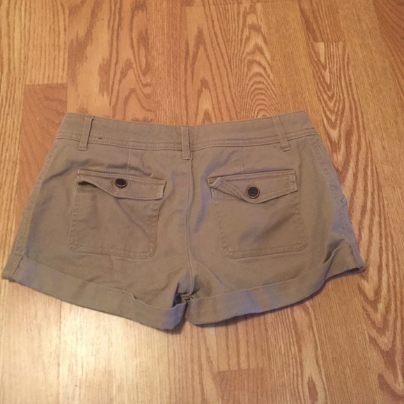 Shorts - Picture 2 of 3