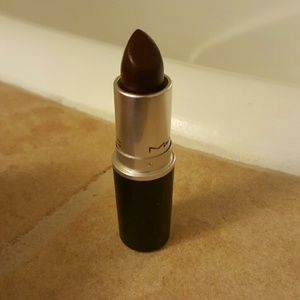 MAC LIPSTICK