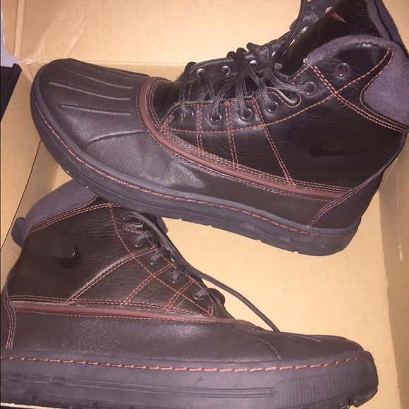 Nike ACG boys boots