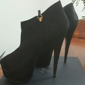 Giuseppe Zanotti Black Booties