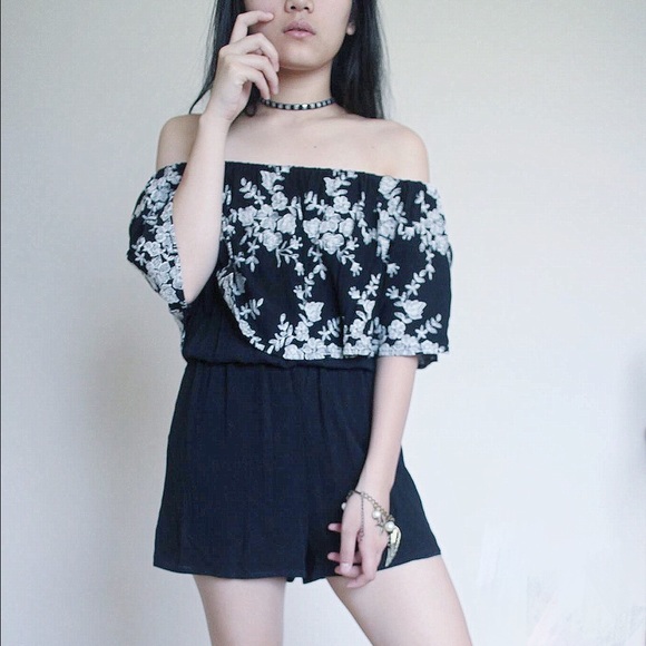 Chic Black ivory off shoulder romper