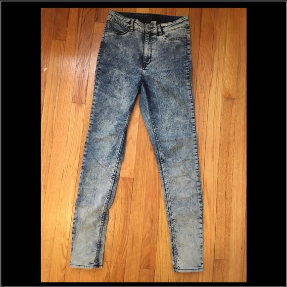 H&M acid washed high waisted jeans