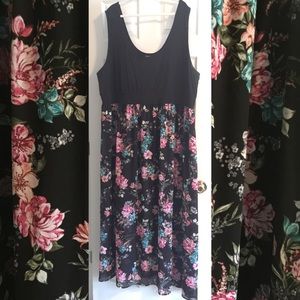✨Final Price✨ Plus Size Torrid Floral Maxi Dress