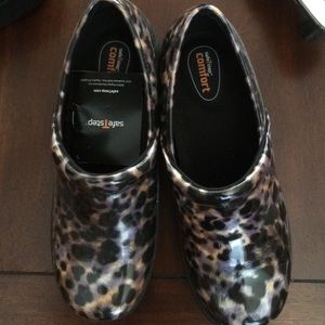 Brand new nursing hospital shoes❤️